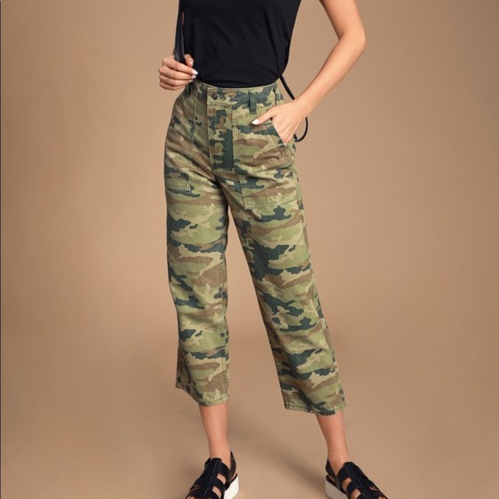 NWT/Free people Remy Camo Printed Capri/27